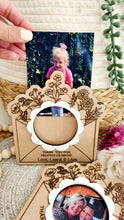 Load image into Gallery viewer, Mother&#39;s Day magnetic picture frame
